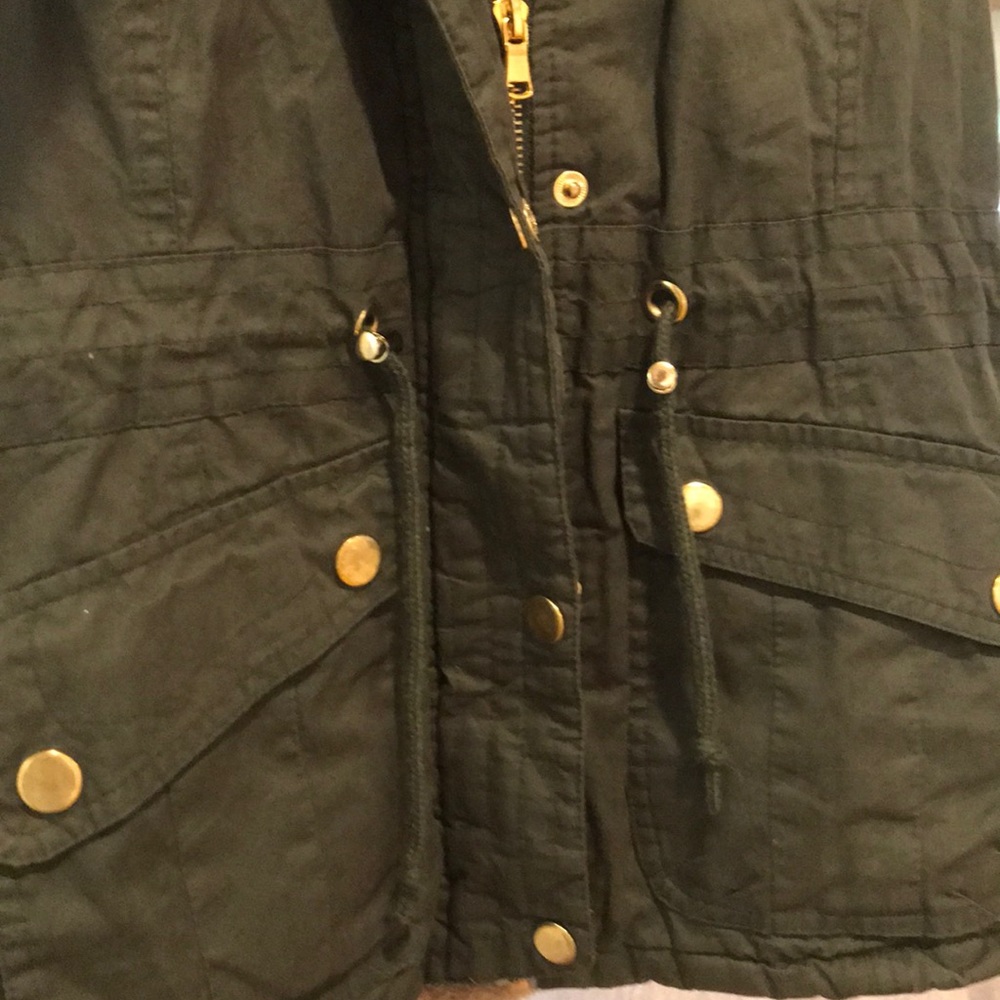 Army green fur lined vest - Picture 3 of 5